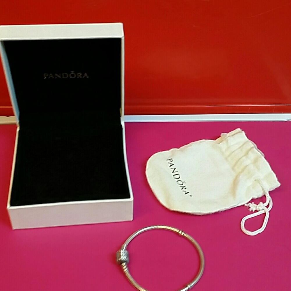 Pandora bracelet, 7in